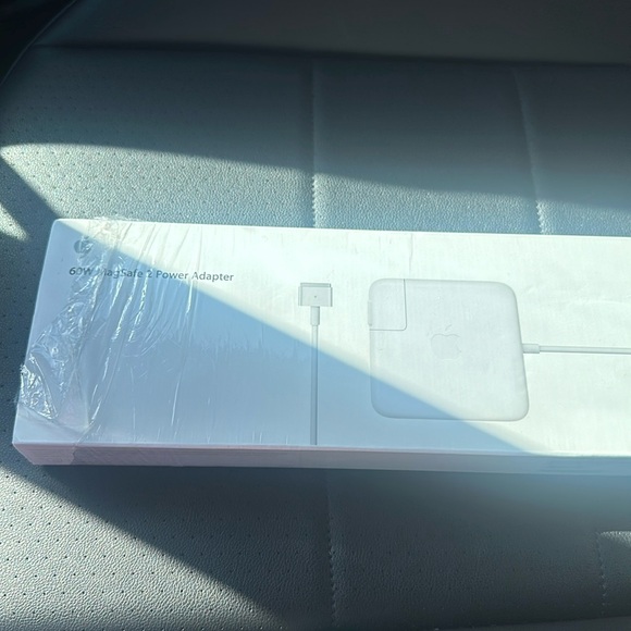 Apple laptop charger magsafe 2 - Picture 1 of 2